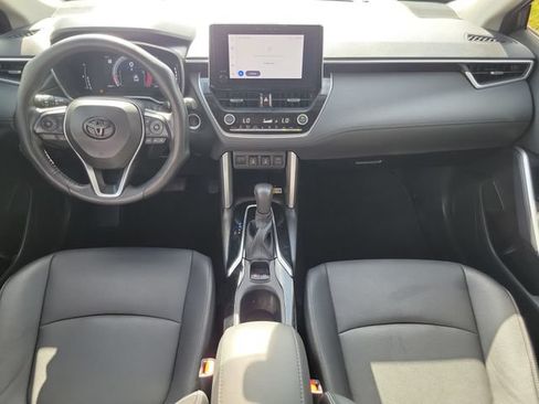 Used 2023 Toyota Corolla Cross XLE AWD/4WD image 9