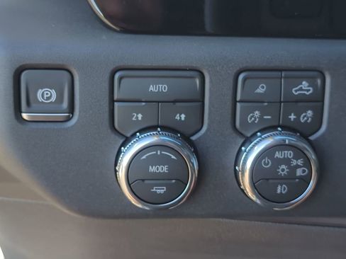 New 2026 GMC Sierra 1500 SLT AWD/4WD image 17