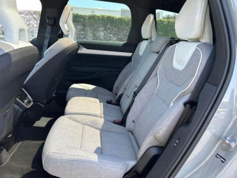 Used 2025 Volvo EX90 Ultra AWD/4WD image 5