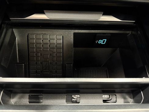 Certified 2025 Ford F450 Platinum w/ Platinum Plus Package image 43