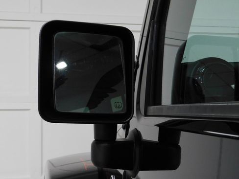 Used 2016 Jeep Wrangler Unlimited Sahara image 33