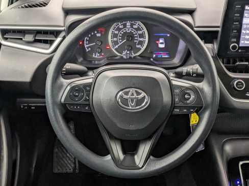 Used 2022 Toyota Corolla LE image 23