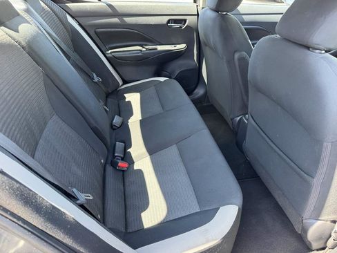 Used 2020 Nissan Versa SV FWD image 18