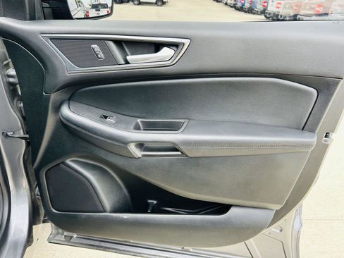Used 2022 Ford Edge SE w/ Black Appearance Package image 28