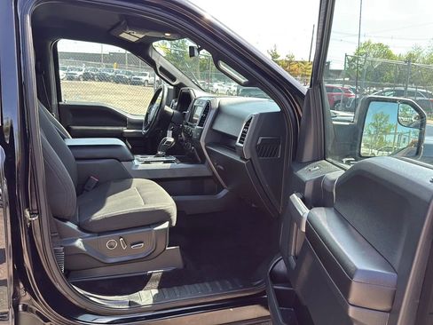 Used 2016 Ford F150 XLT w/ Equipment Group 302A Luxury AWD/4WD image 23