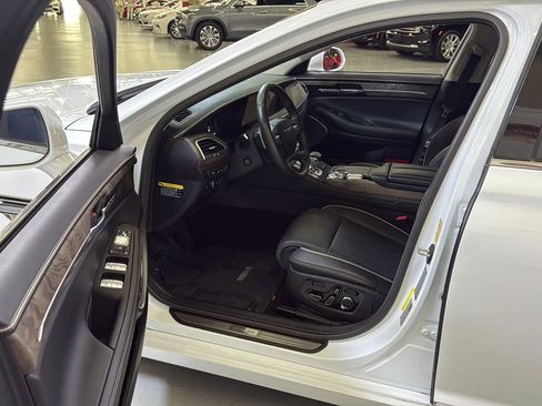 Used 2022 Genesis G90 5.0 Ultimate image 11