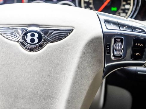 Used 2018 Bentley Flying Spur S V8 AWD/4WD image 32