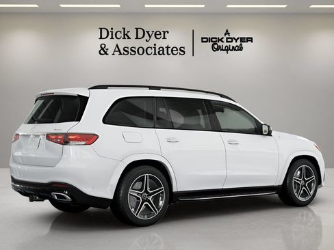 Used 2026 Mercedes-Benz GLS 450 4MATIC image 15