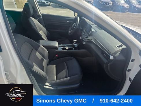 Used 2024 Nissan Altima 2.5 SV FWD image 43