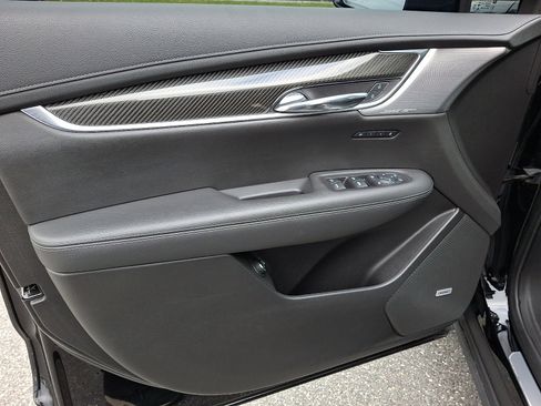 Used 2021 Cadillac XT6 Sport image 14