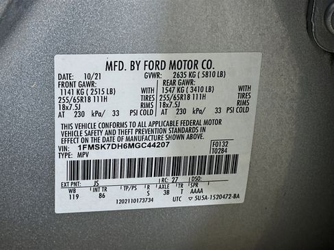 Used 2021 Ford Explorer XLT image 12