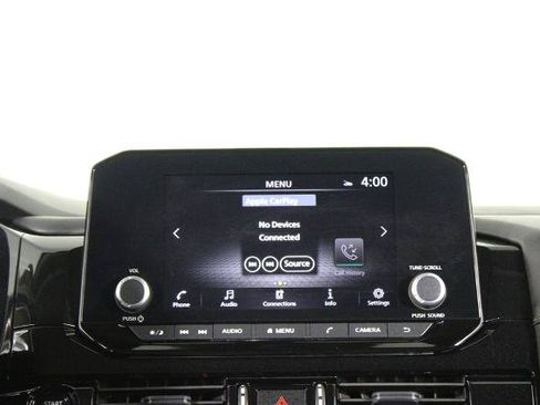 Certified 2025 Nissan Pathfinder SV FWD image 9