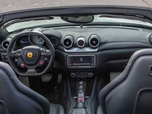 Used 2016 Ferrari California T RWD image 71