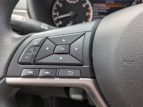 Used 2024 Nissan Altima 2.5 SV image 16