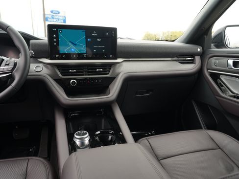 New 2026 Ford Explorer Platinum w/ LUX Leather Package AWD/4WD image 19