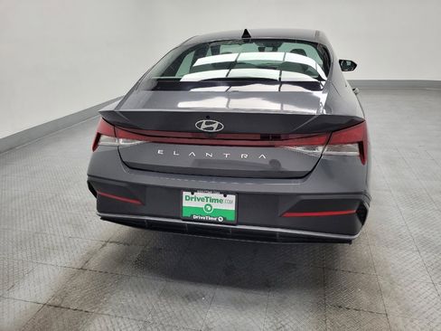 Used 2024 Hyundai Elantra SEL image 7