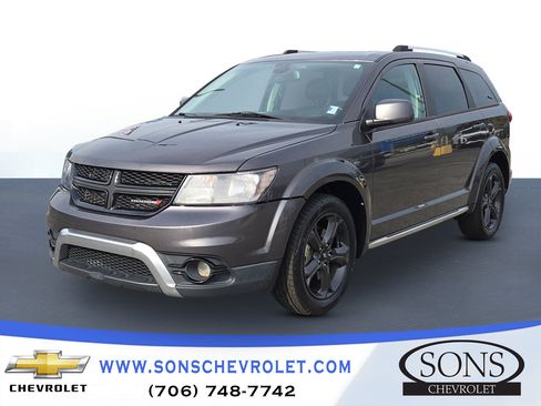 Used 2020 Dodge Journey Crossroad w/ Popular Equipment Group FWD image 1