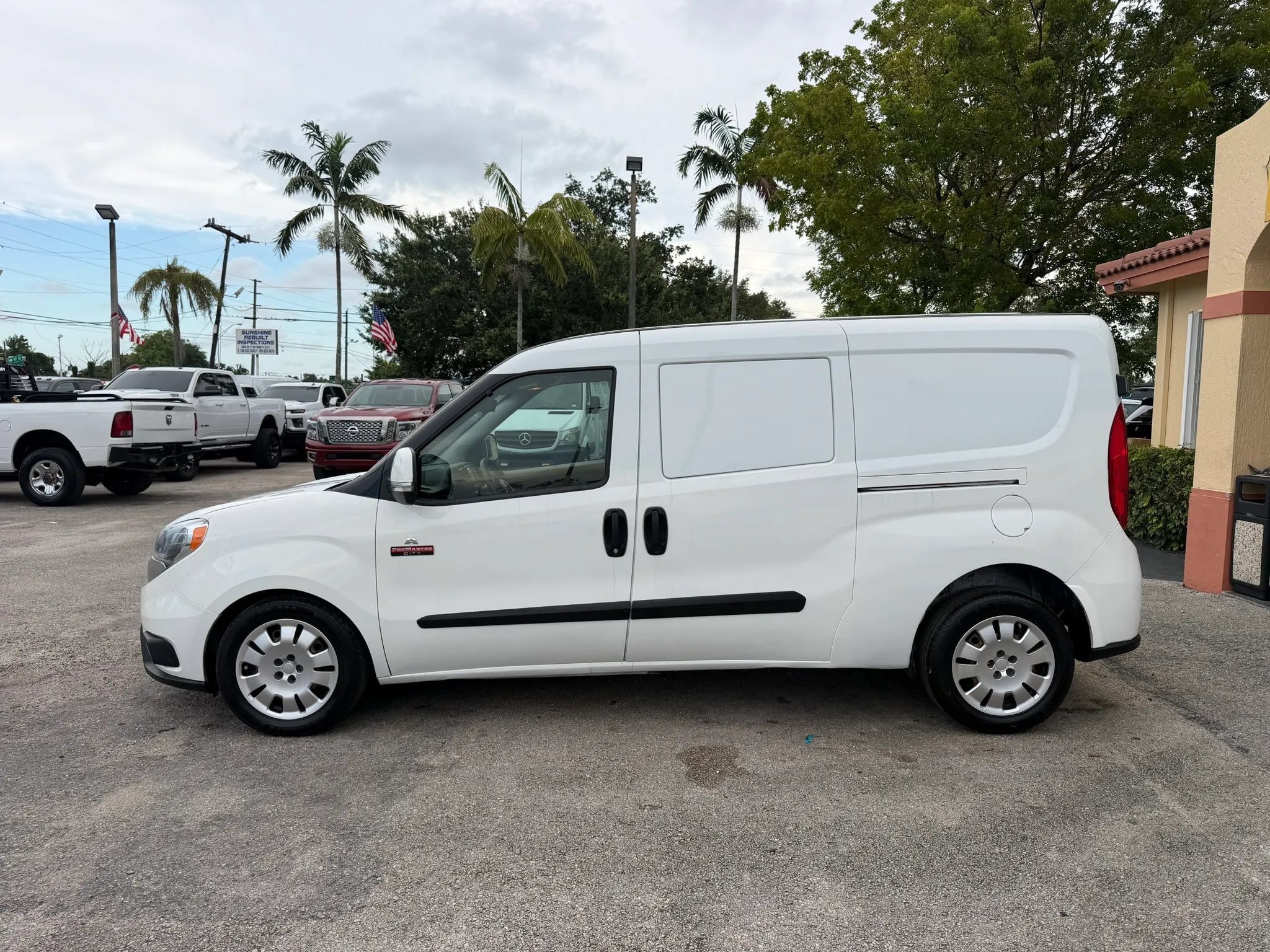 Used 2021 RAM ProMaster City Tradesman SLT FWD image 2