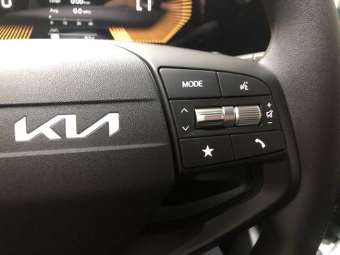 New 2025 Kia K4 LX image 23