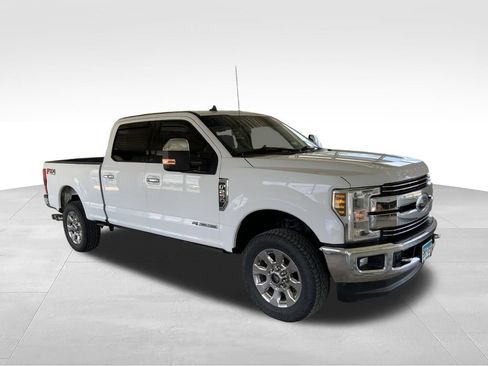Used 2019 Ford F250 Lariat w/ Lariat Ultimate Package AWD/4WD image 32