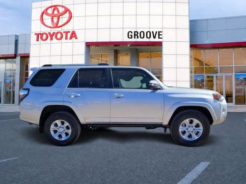 Used 2023 Toyota 4Runner SR5 Premium w/ SR5 Premium Package AWD/4WD image 6