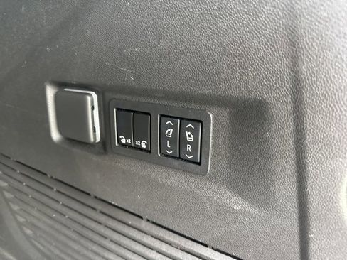 Used 2022 Chevrolet Tahoe RST w/ Sport Performance Package image 46