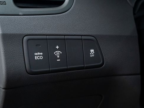 Used 2015 Hyundai Elantra Limited image 15