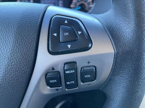 Used 2014 Ford Taurus SE FWD image 15