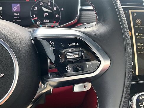 Used 2024 Jaguar F-PACE SVR image 21