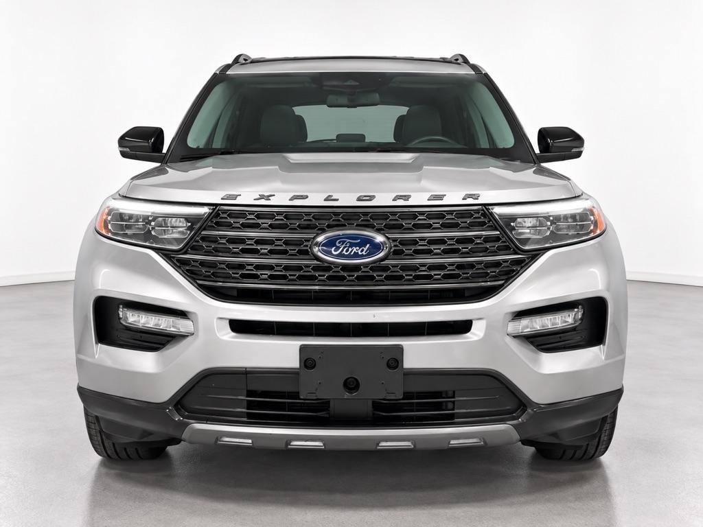 Used 2023 Ford Explorer XLT w/ Equipment Group 202A AWD/4WD image 9