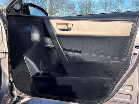 Used 2014 Toyota Corolla LE image 23