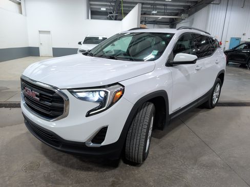 Used 2018 GMC Terrain SLE w/ Infotainment Package I AWD/4WD image 6