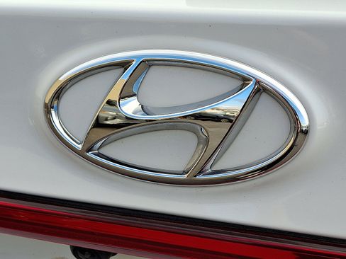 Certified 2023 Hyundai Santa Fe Limited image 29