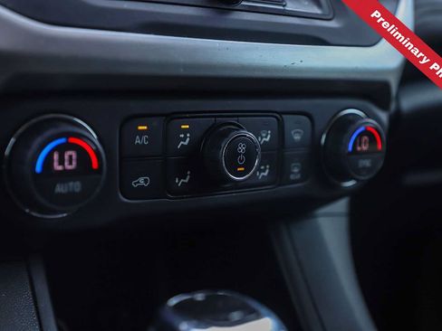 Used 2019 GMC Acadia SLE FWD image 18
