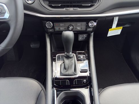 New 2026 Jeep Compass Latitude image 23