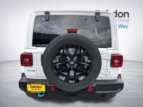 Used 2022 Jeep Wrangler Unlimited Sahara w/ Cold Weather Group image 8