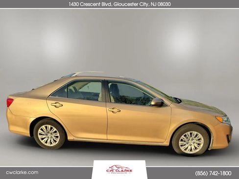 Used 2012 Toyota Camry LE image 4
