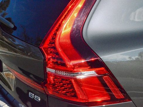 Used 2022 Volvo XC60 B5 Momentum w/ Advanced Package image 15