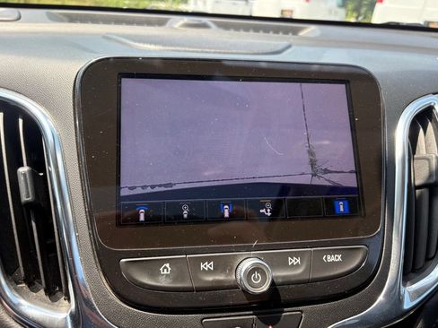 Used 2022 Chevrolet Equinox Premier AWD/4WD image 32
