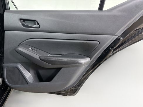 Used 2025 Nissan Altima 2.5 SV FWD image 28