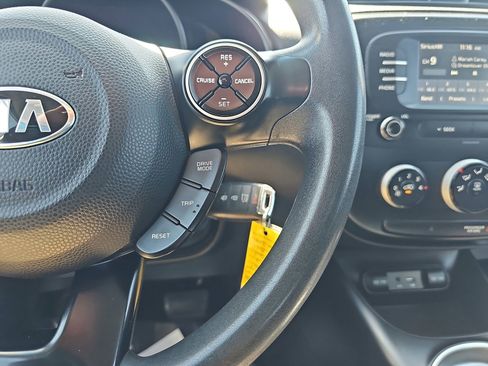 Used 2019 Kia Soul FWD image 19