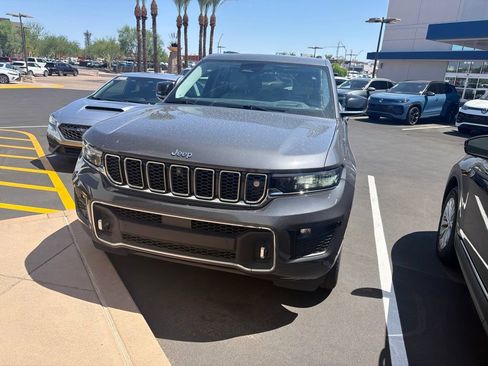 Used 2022 Jeep Grand Cherokee Overland w/ Adv Protech Group III RWD image 3