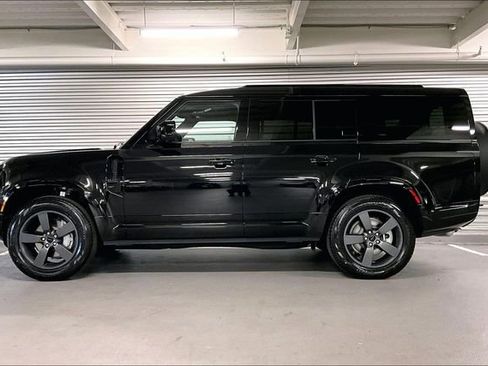 New 2026 Land Rover Defender 130 X-Dynamic SE AWD/4WD image 3