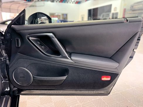 Used 2013 Nissan GT-R Premium image 16