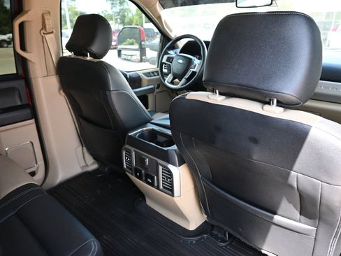 Used 2017 Ford F250 Lariat w/ Lariat Ultimate Package AWD/4WD image 26