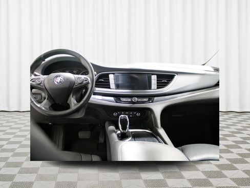 Used 2021 Buick Enclave Essence FWD image 2
