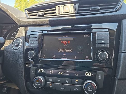 Used 2020 Nissan Rogue SV AWD/4WD image 21