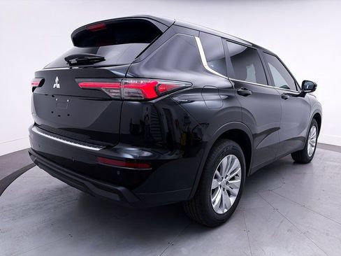 New 2025 Mitsubishi Outlander ES image 7