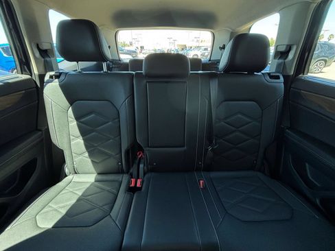 Used 2026 Volkswagen Atlas SE FWD image 40