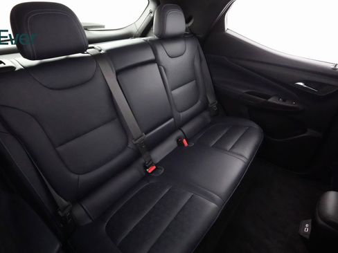 Used 2022 Chevrolet Bolt EUV Premier w/ Sun & Sound Package image 10